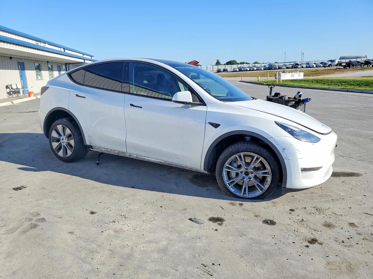 2023 Tesla Model Y - Фото 4