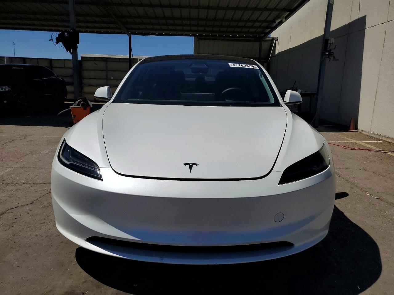 2024 Tesla Model 3 - Image 5