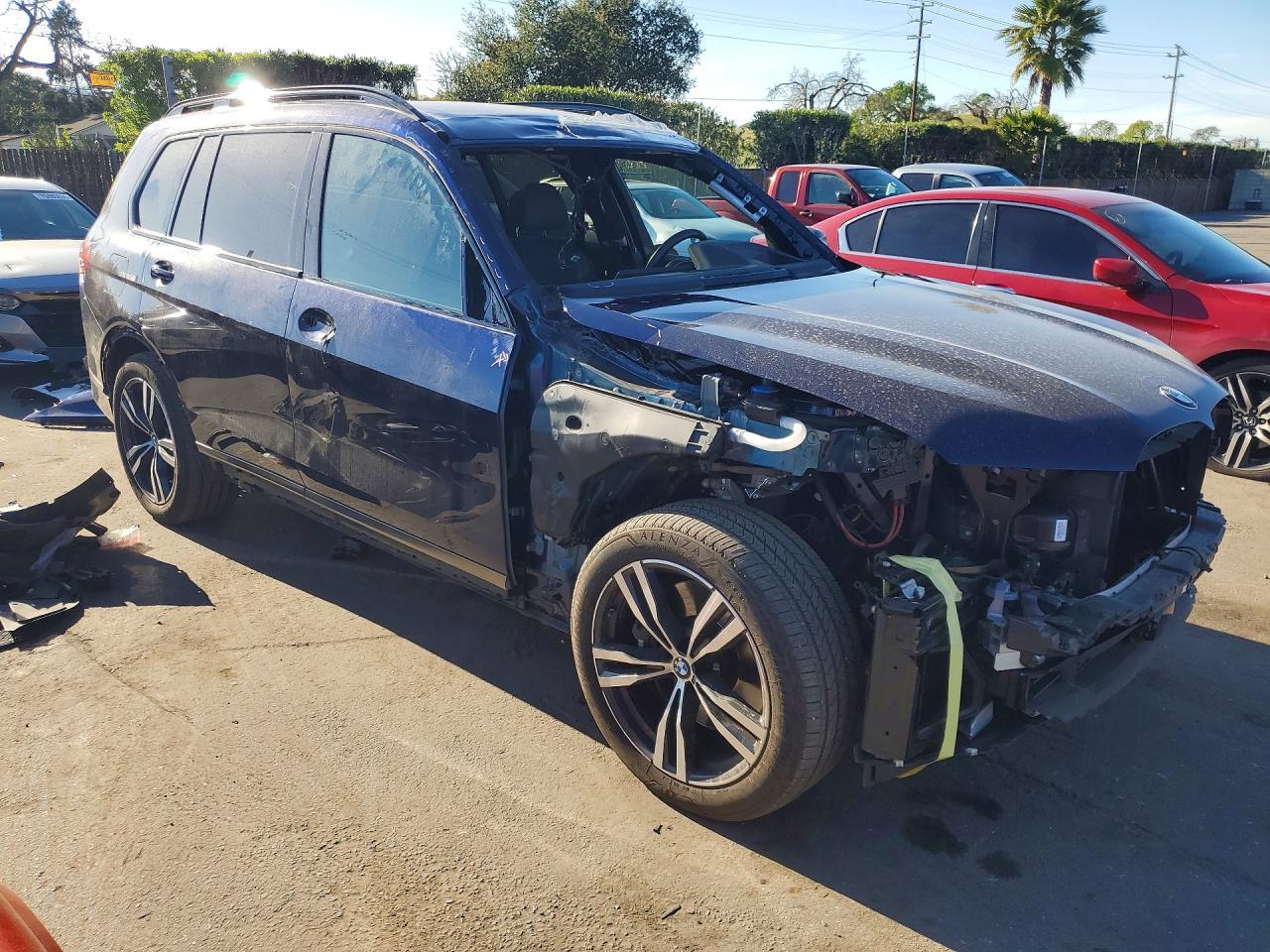 2021 BMW X7 M50I - Фото 4