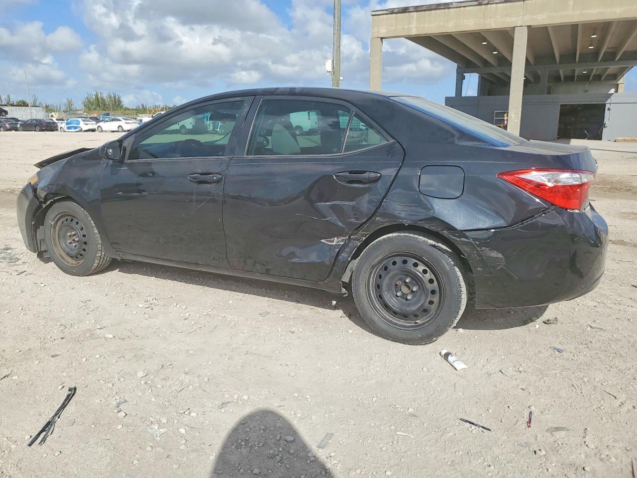 2016 Toyota Corolla Le - Image 2