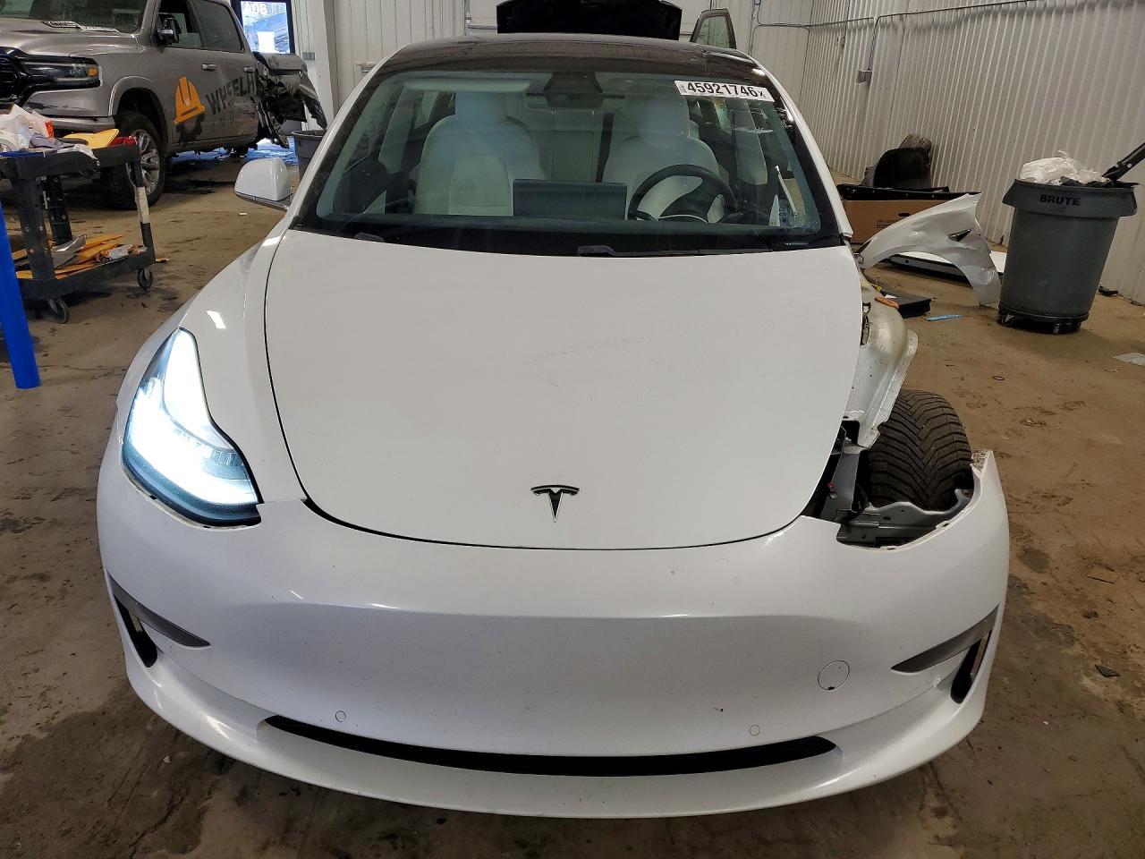 2019 Tesla Model 3 - Фото 5