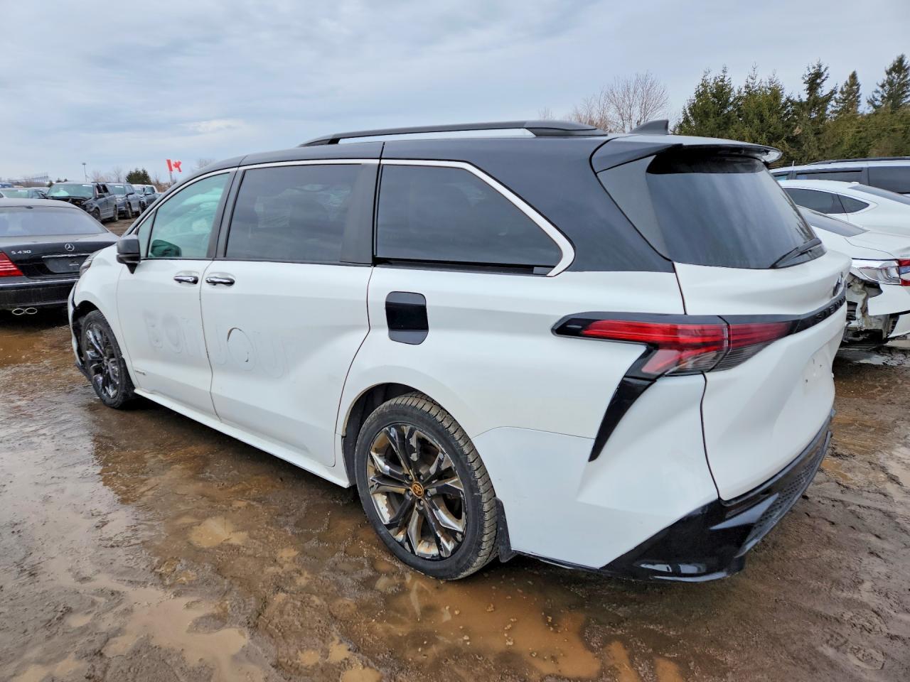 2021 Toyota Sienna Le - Фото 2