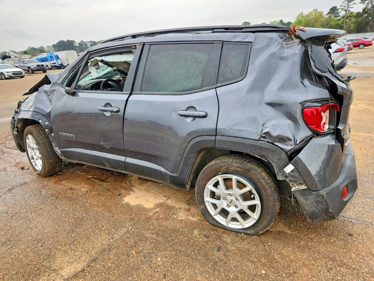 2023 Jeep Renegade Latitude - Image 2