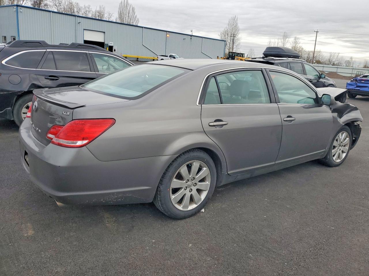 2007 Toyota Avalon Xls - Image 3