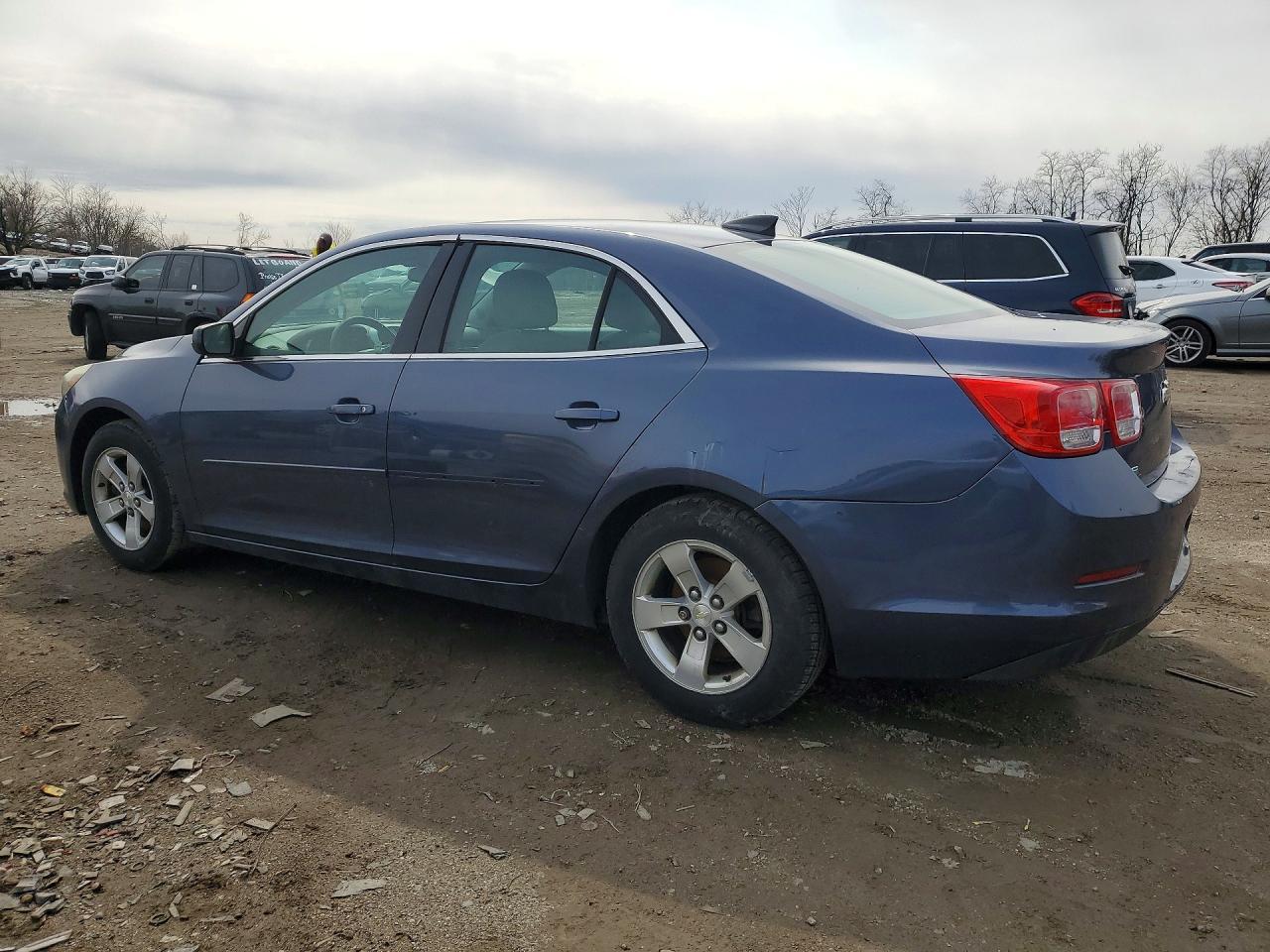 2015 Chevrolet Malibu Ls - Фото 2