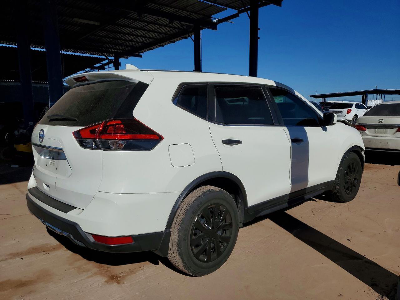 2020 Nissan Rogue S - Фото 3