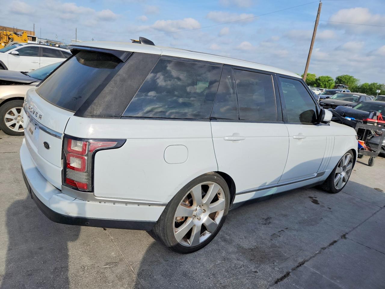 2017 Land Rover Range Rover Supercharged - Image 3
