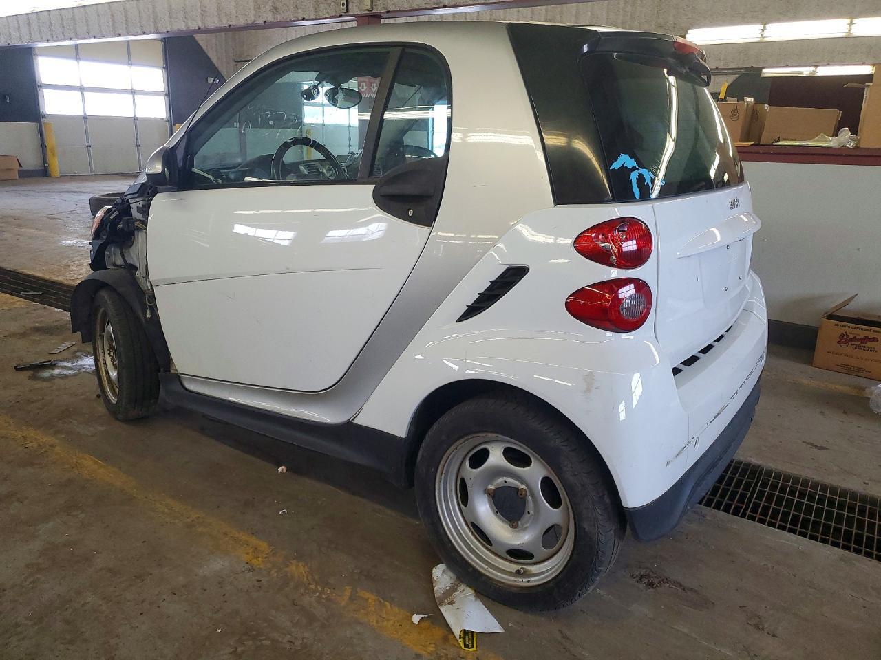 2014 Smart Fortwo Pure - Image 2