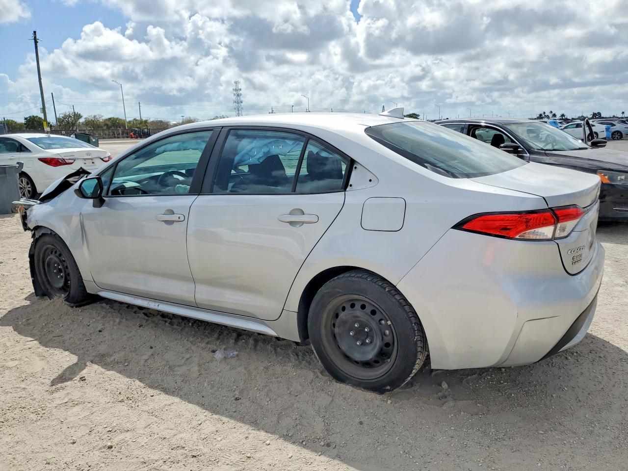 2022 Toyota Corolla Le - Фото 2