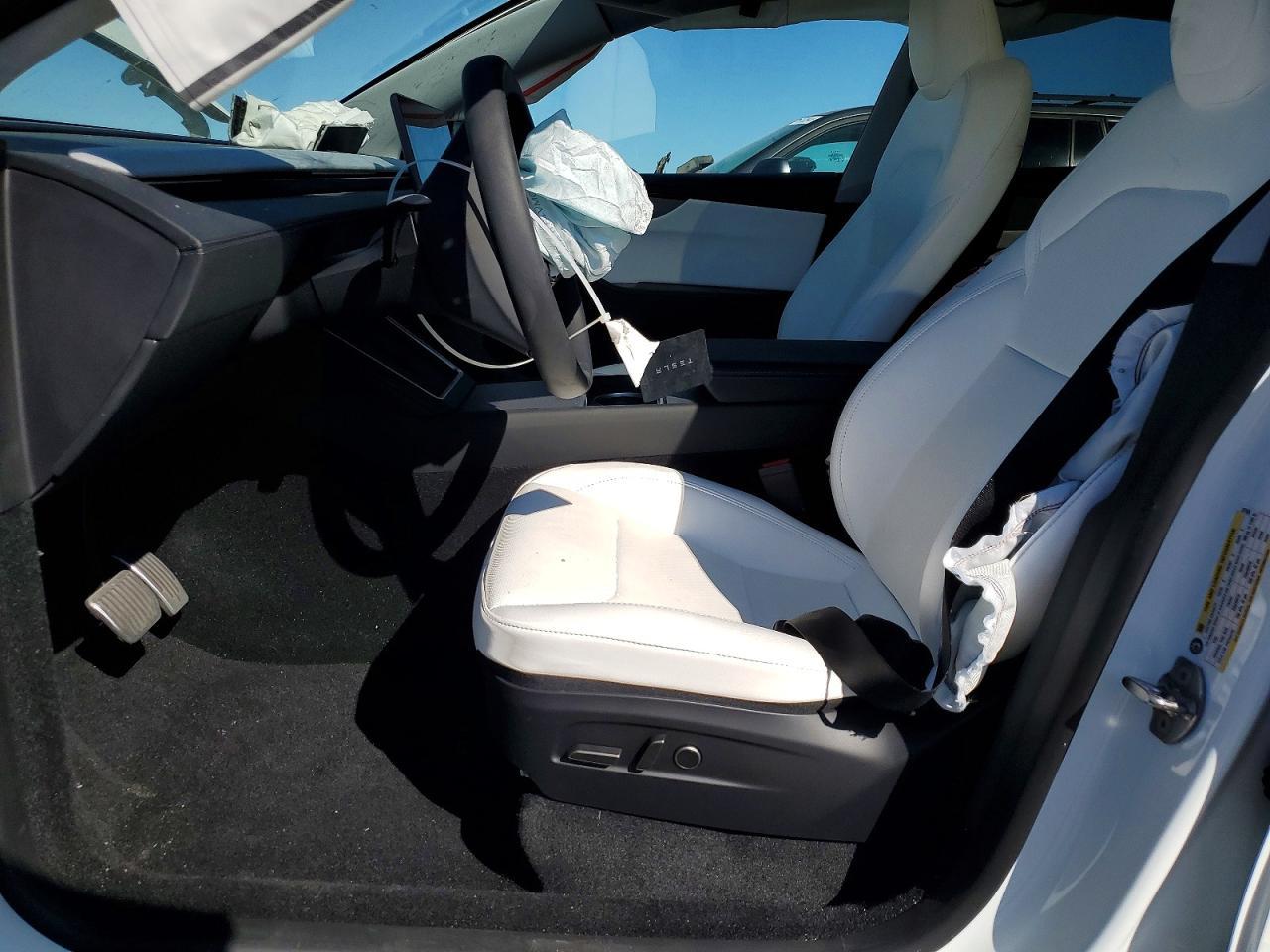 2026 Tesla Model Y - Image 7