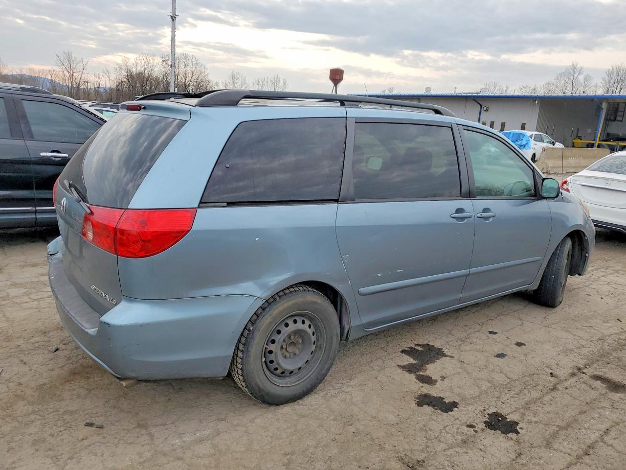 2007 Toyota Sienna - Фото 3