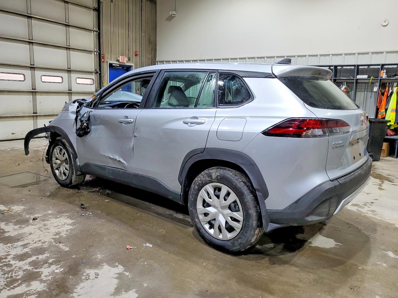 2026 Toyota Corolla Cross L - Фото 2