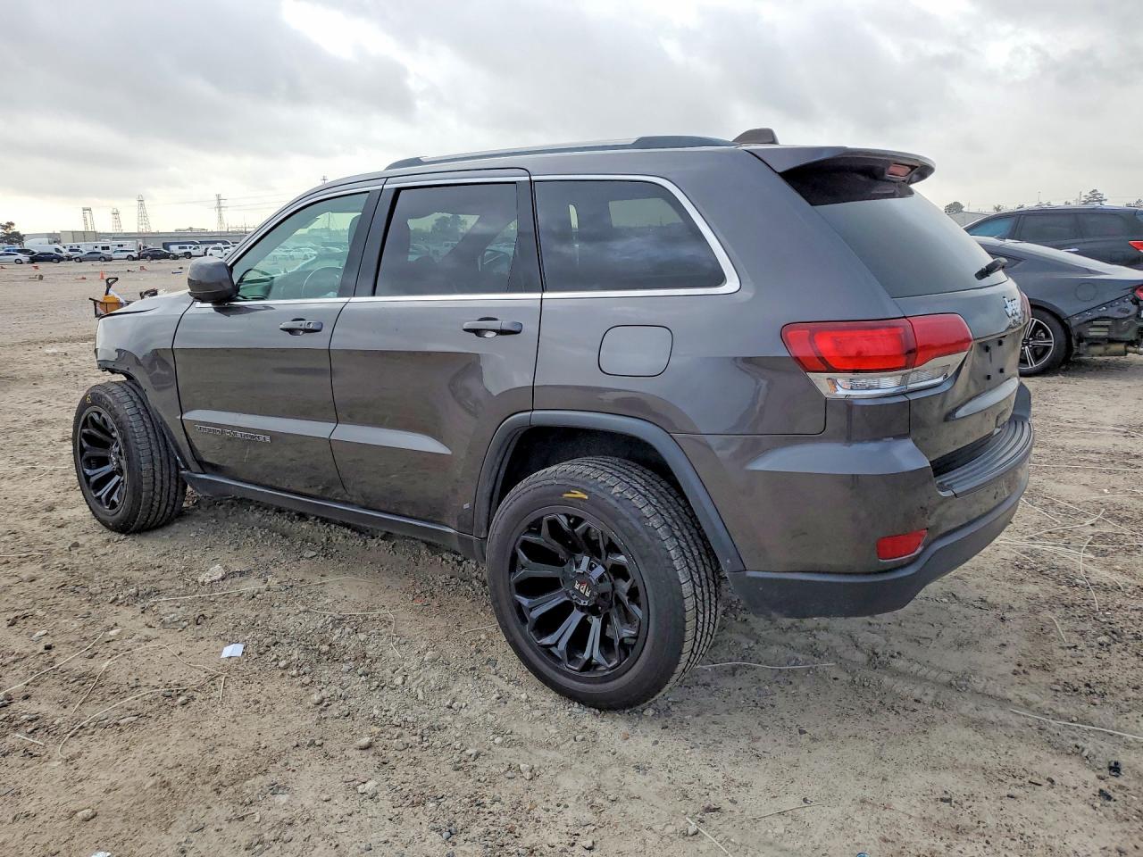 2021 Jeep Grand Cherokee Laredo - Фото 2