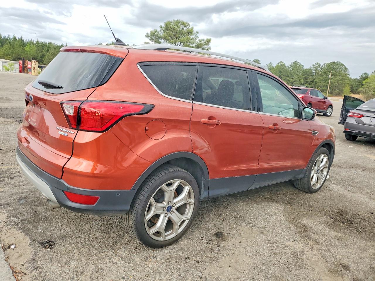 2019 Ford Escape Titanium - Фото 3