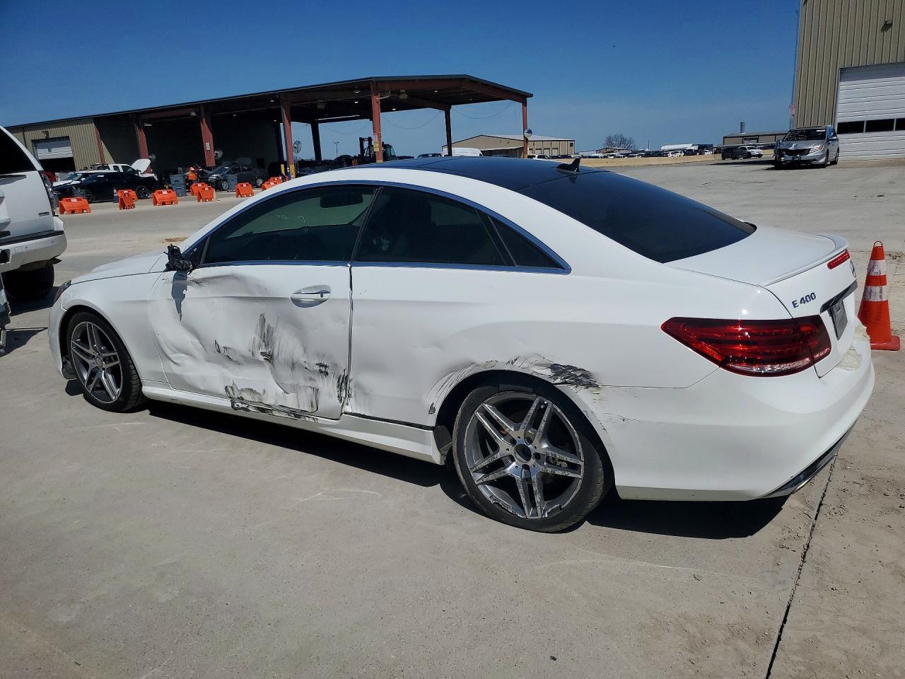 2016 Mercedes-Benz E 400 - Image 2