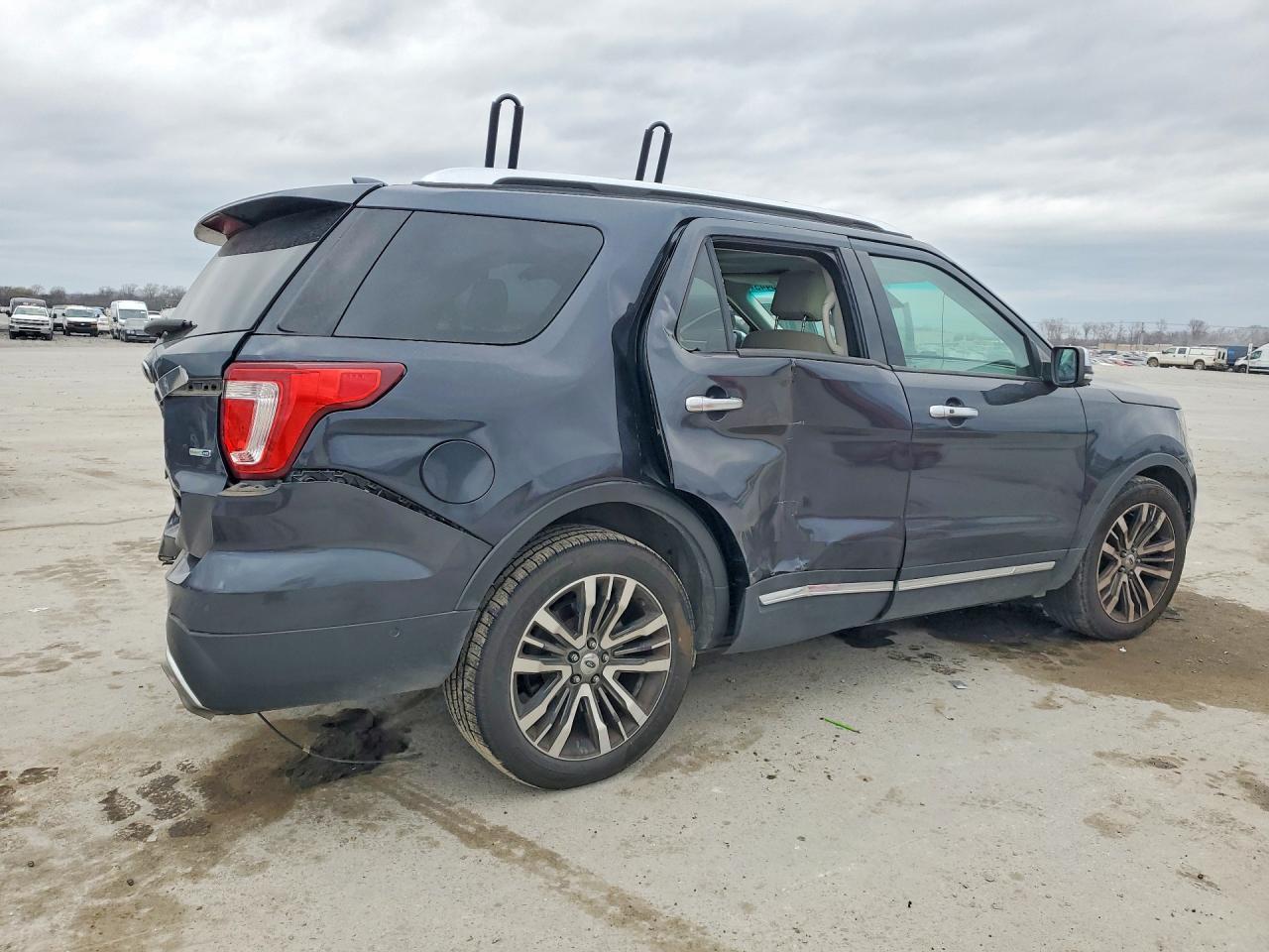 2017 Ford Explorer Platinum - Фото 3
