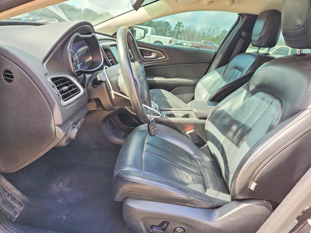 2017 Chrysler 200 Limited - Фото 7