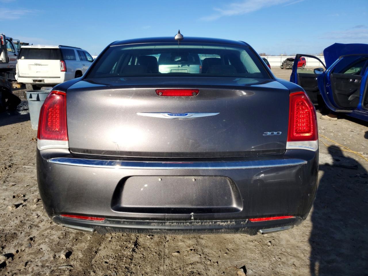 2015 Chrysler 300 Limited - Image 6