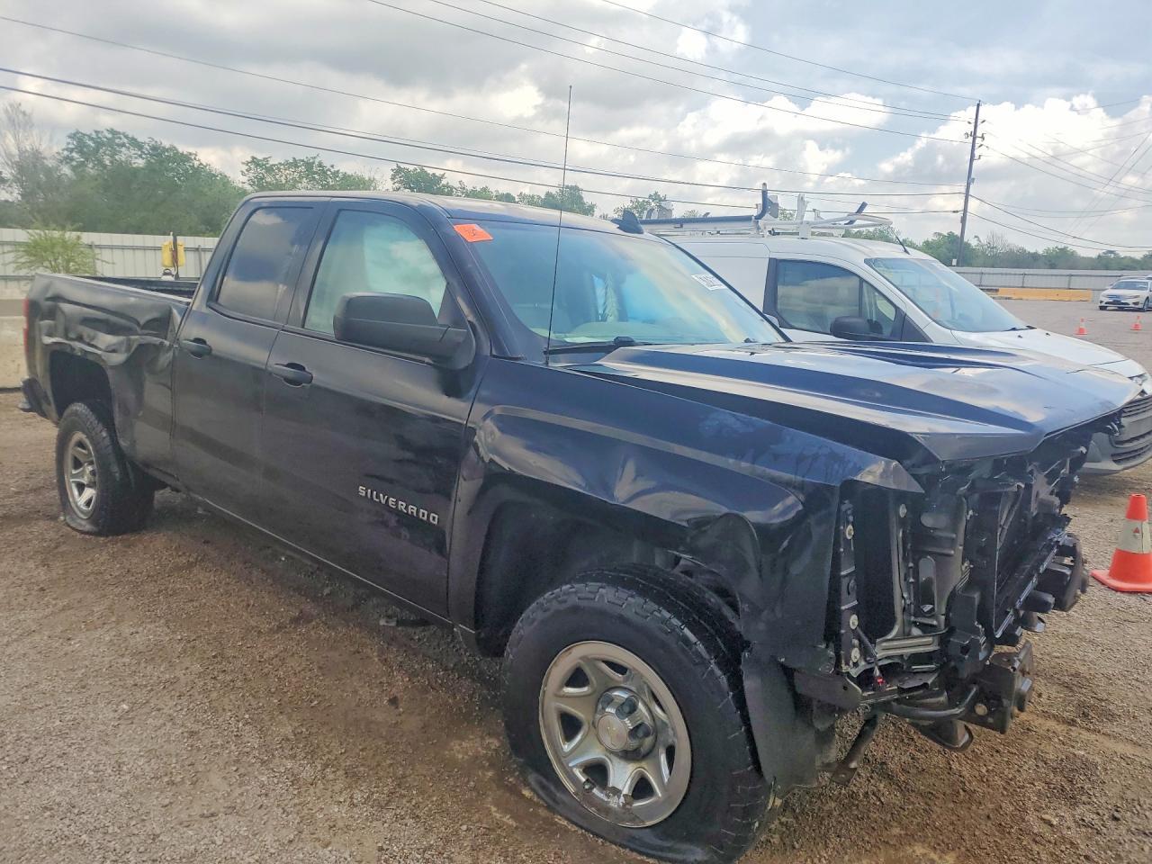 2016 Chevrolet Silverado C1500 - Image 4