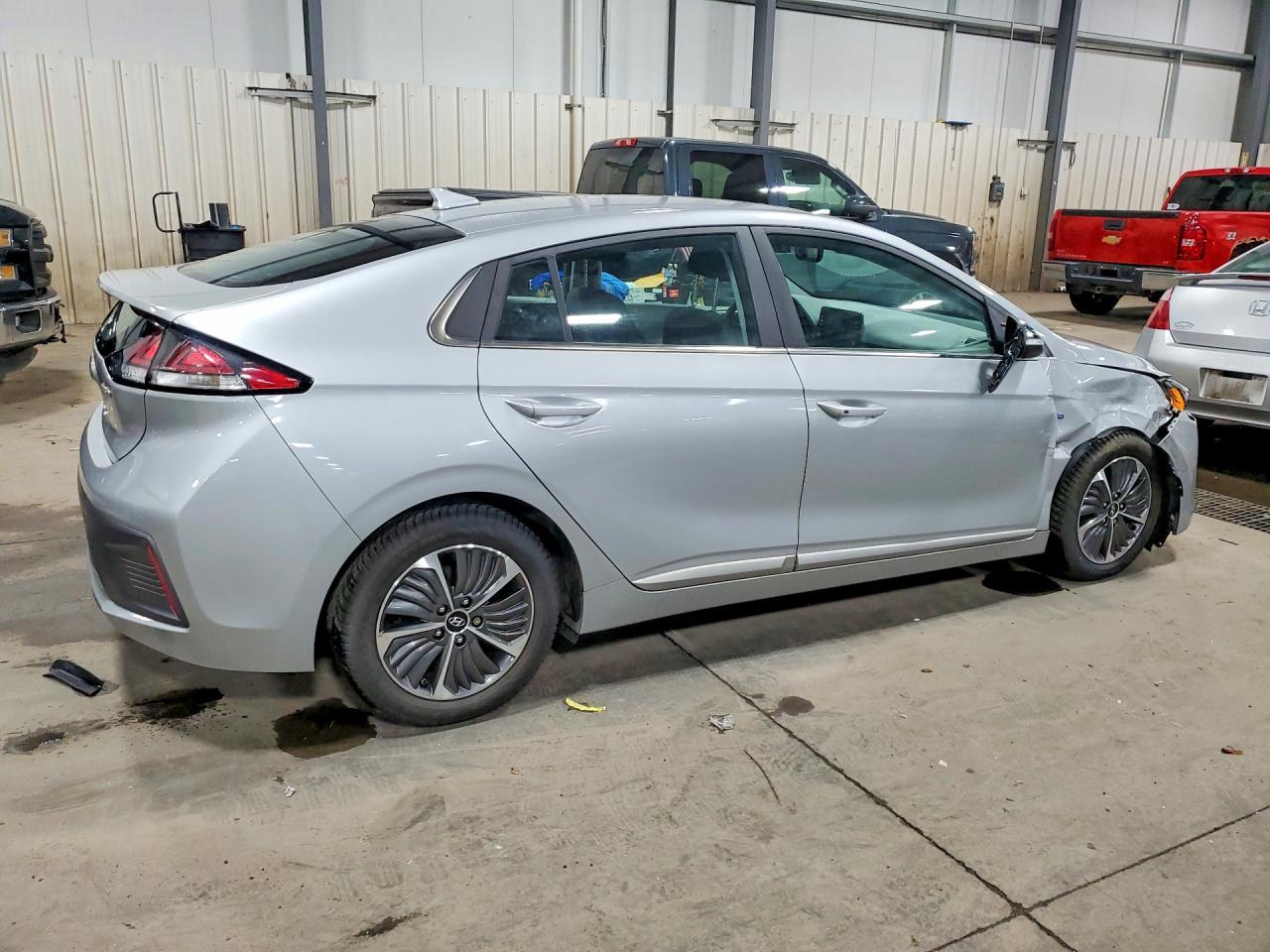 2020 Hyundai Ioniq Plug-In Hybrid Sel - Фото 3