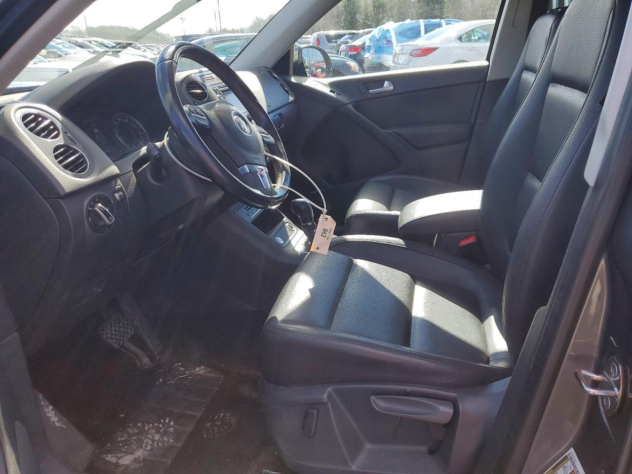 2014 Volkswagen Tiguan S - Image 7