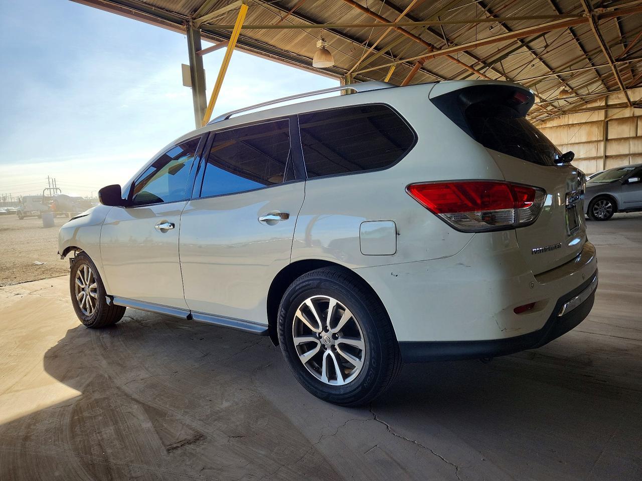 2016 Nissan Pathfinder Sv - Фото 2