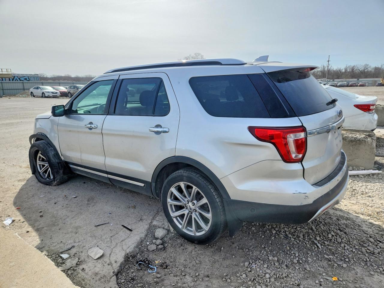 2016 Ford Explorer Limited - Фото 2