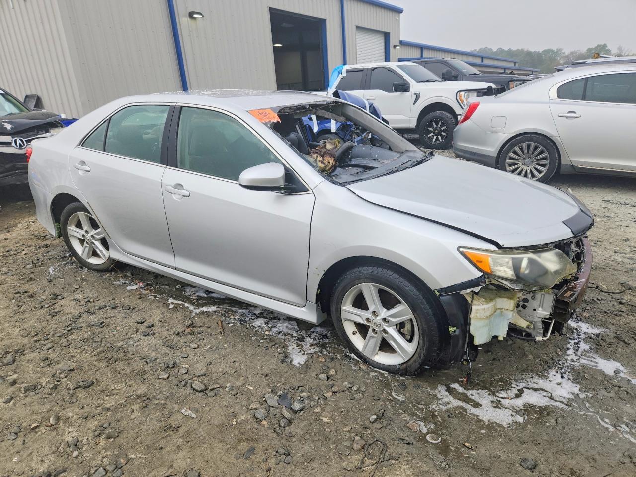 2014 Toyota Camry Se - Image 4