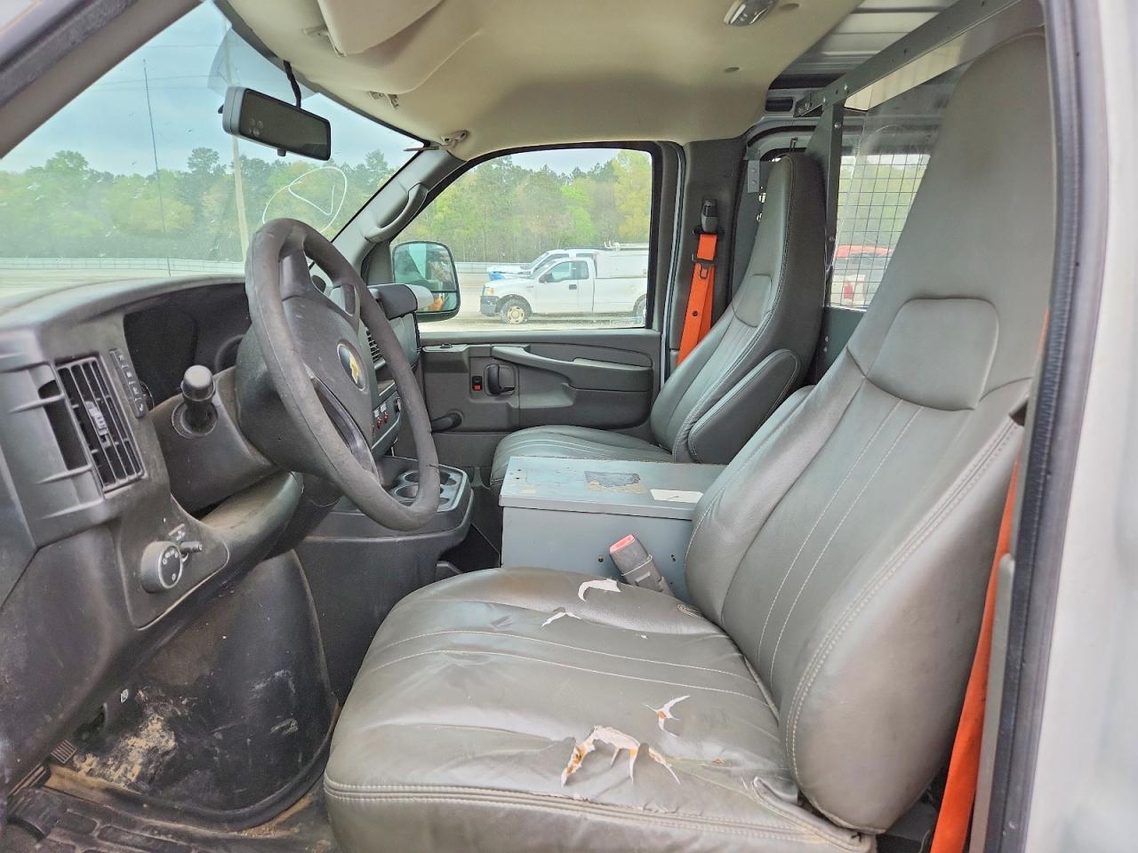 2013 Chevrolet Express G2500 - Image 7