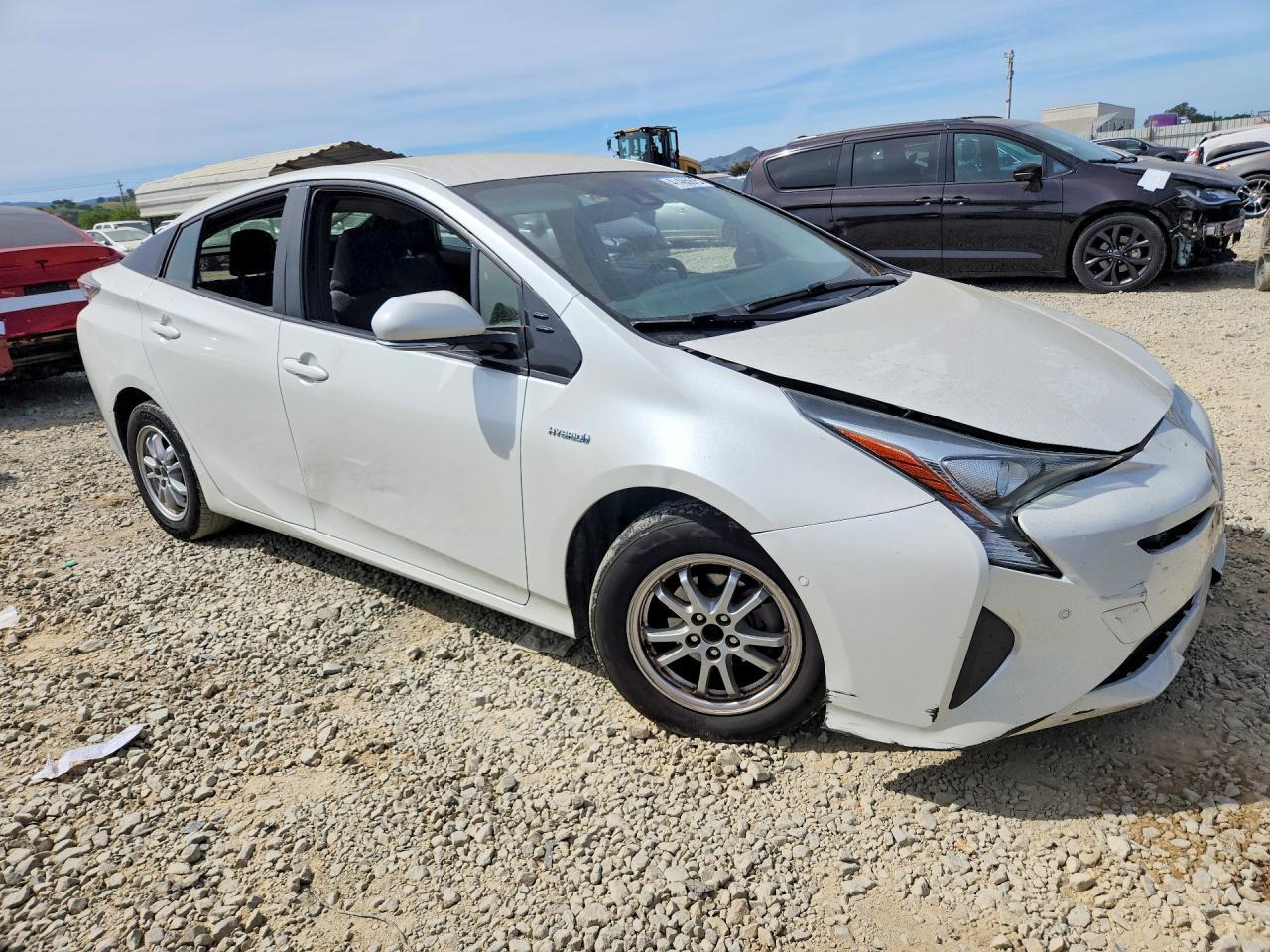 2018 Toyota Prius Two - Фото 4