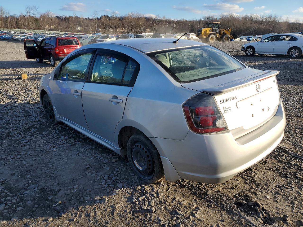 2012 Nissan Sentra 2.0 - Фото 2