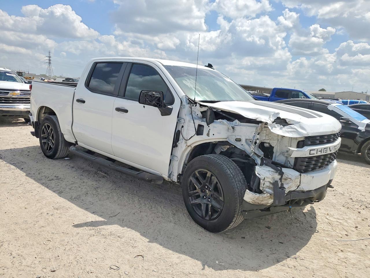 2022 Chevrolet Silverado Ltd C1500 Custom - Фото 4