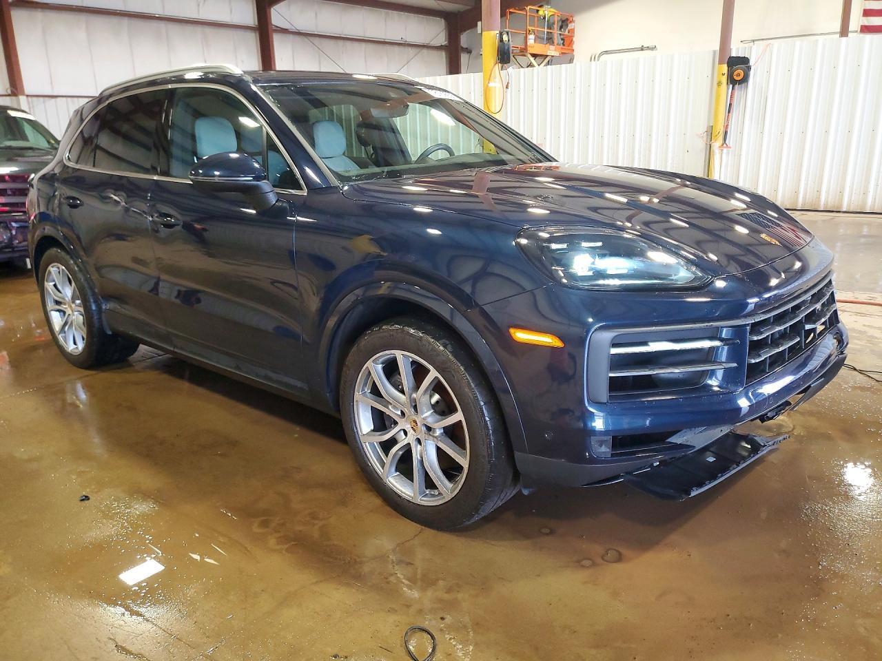 2024 Porsche Cayenne - Image 4