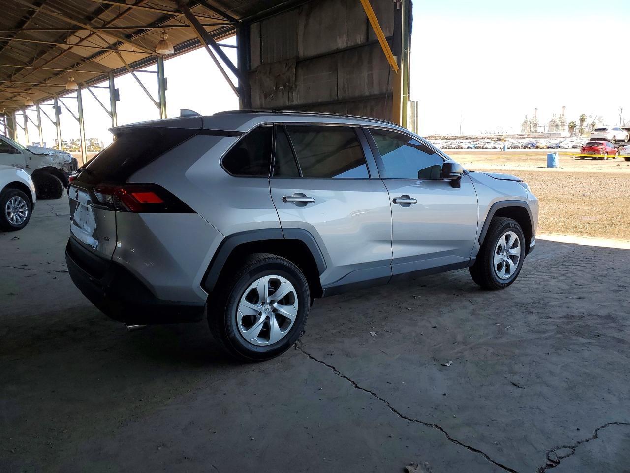 2021 Toyota Rav4 Le - Фото 3