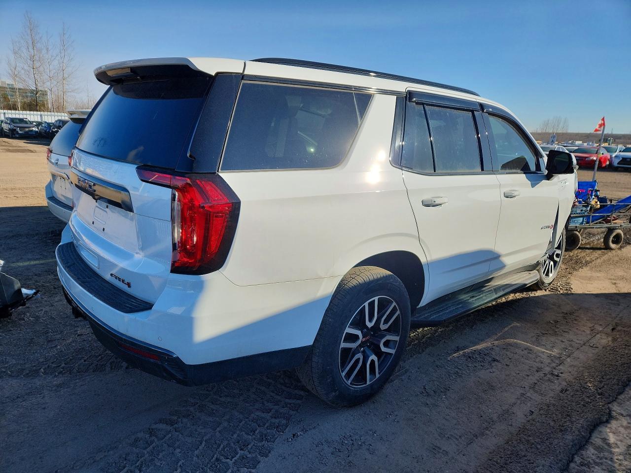 2021 GMC Yukon At4 - Фото 3