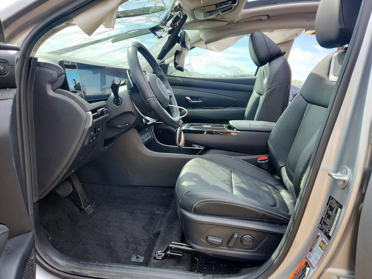 2025 Hyundai Tucson Limited - Image 7