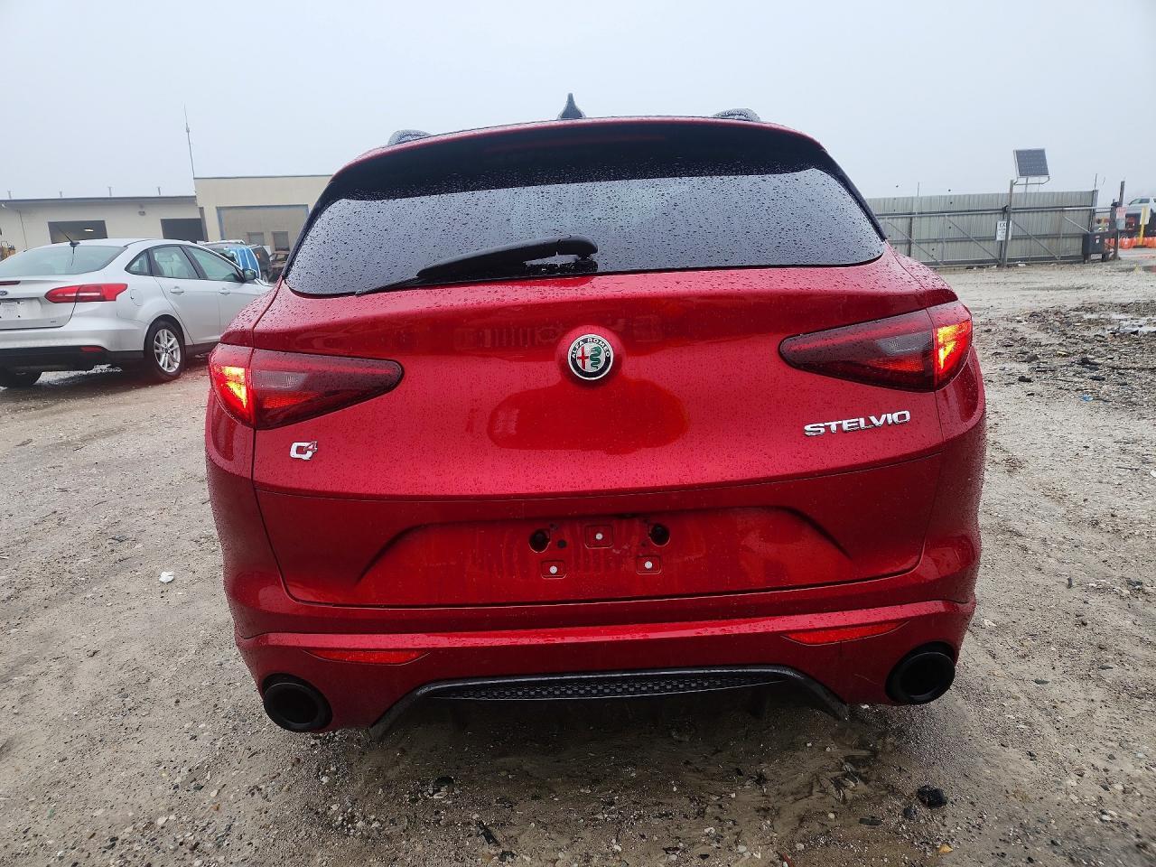 2022 Alfa Romeo Stelvio Ti - Image 6