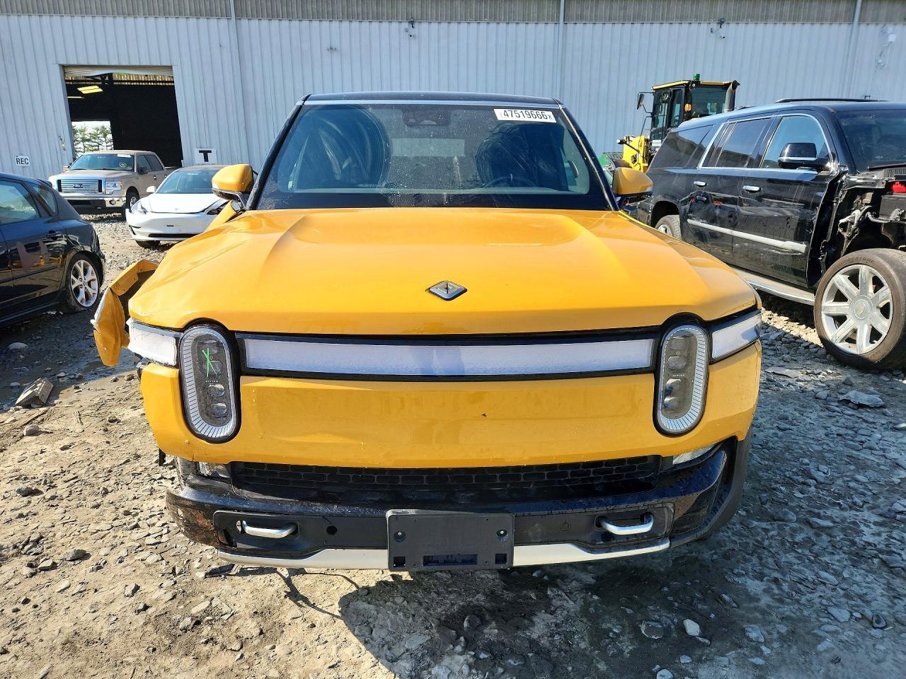 2023 Rivian R1S Adventure - Фото 5