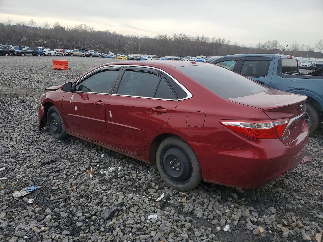 2017 Toyota Camry Se - Image 2
