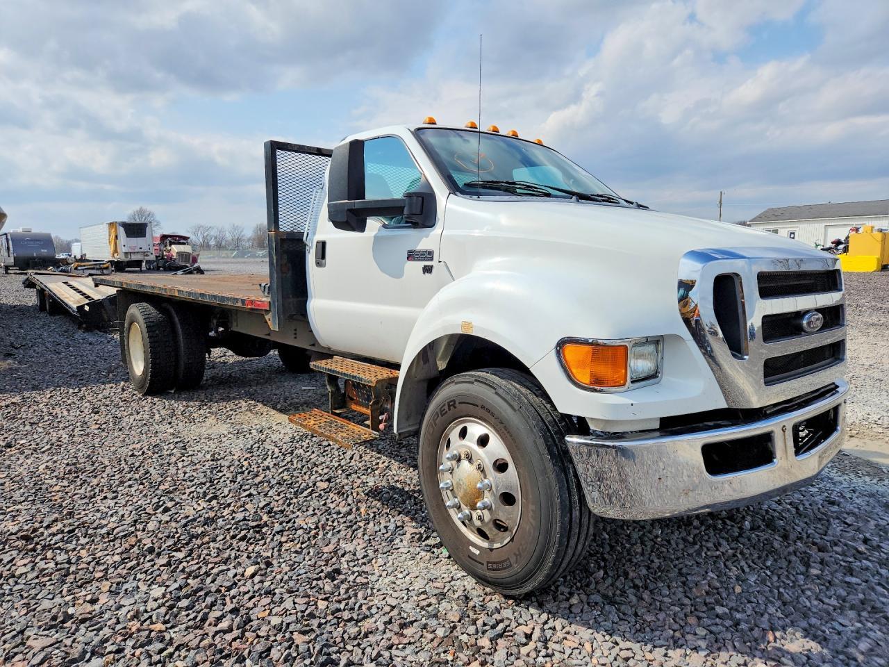 2015 Ford F650 Super Duty Flatbed Truck - Фото 4