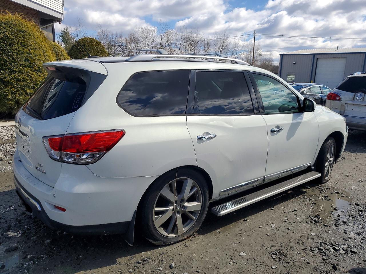 2013 Nissan Pathfinder S - Фото 3