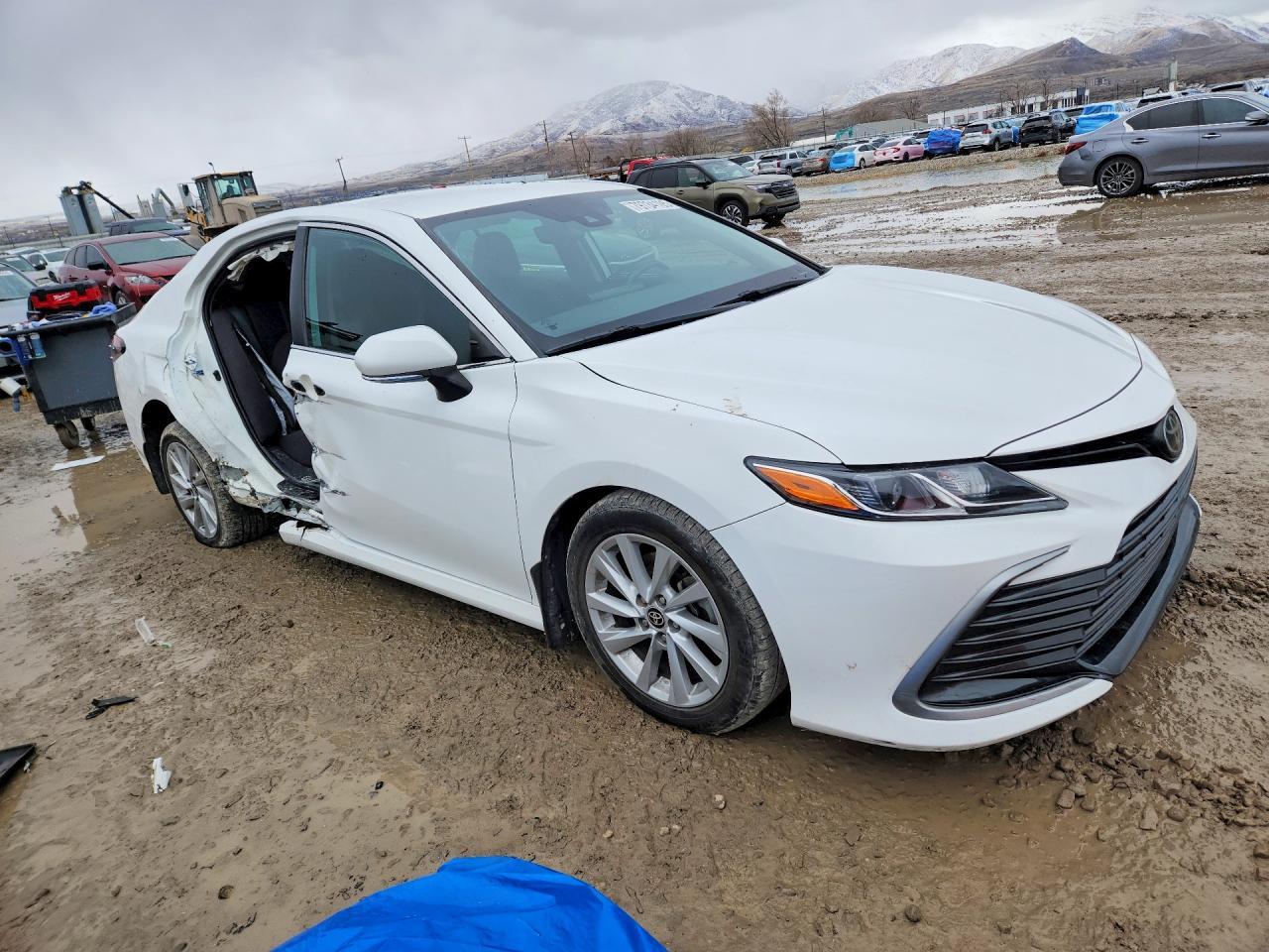 2022 Toyota Camry Le - Image 4