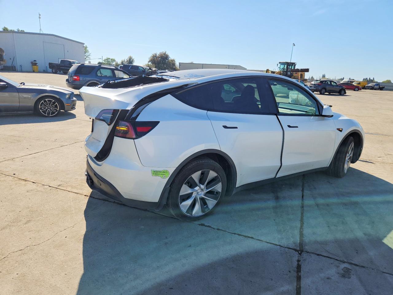2023 Tesla Model Y - Image 3
