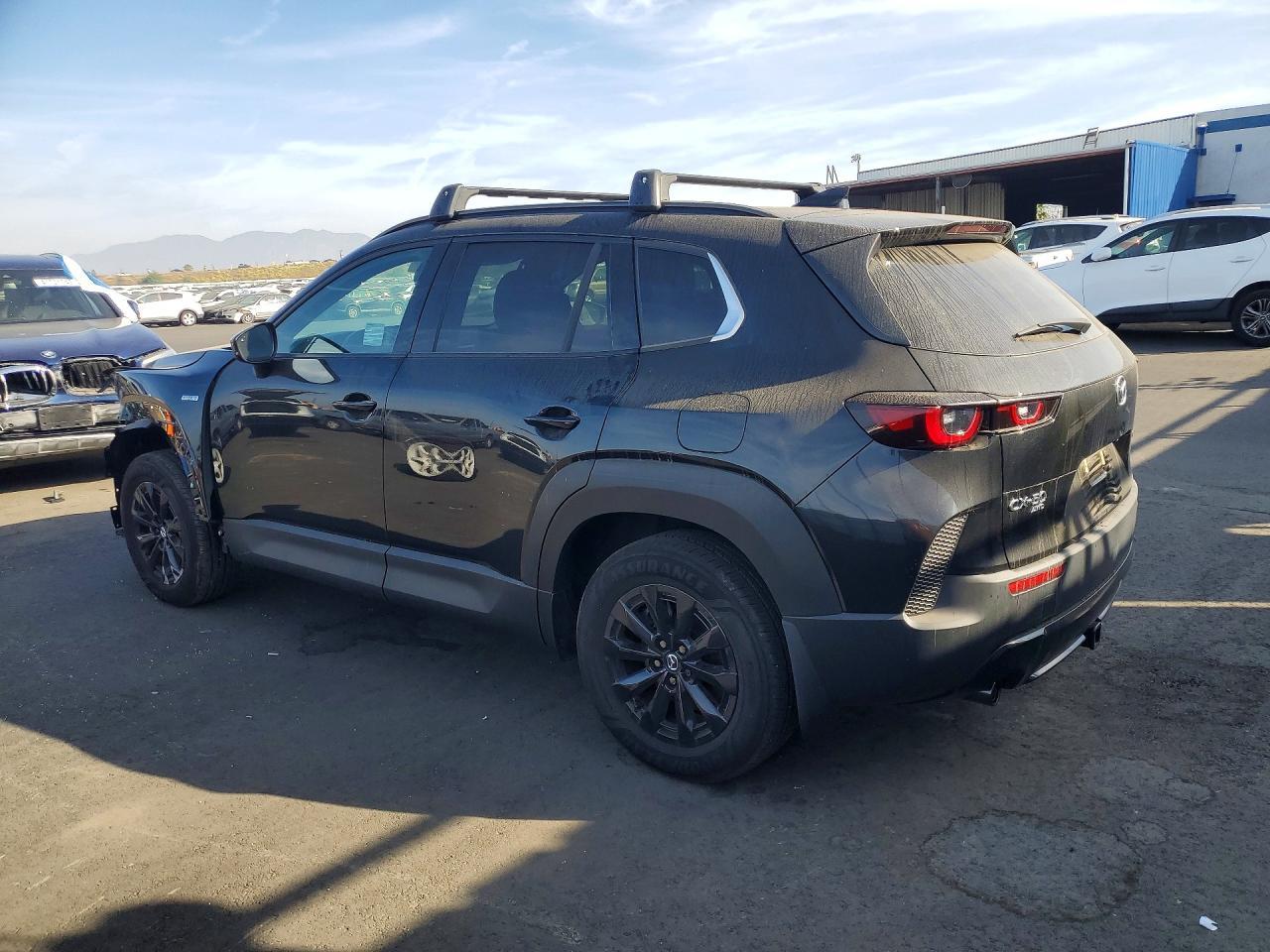 2025 Mazda Cx-50 Premium - Фото 2