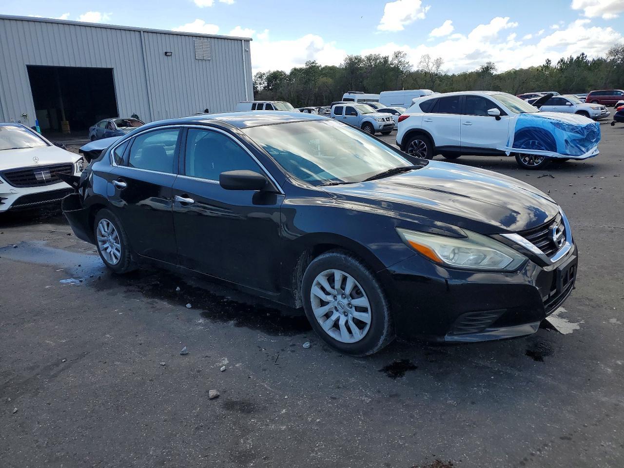 2017 Nissan Altima 2.5 S - Image 4