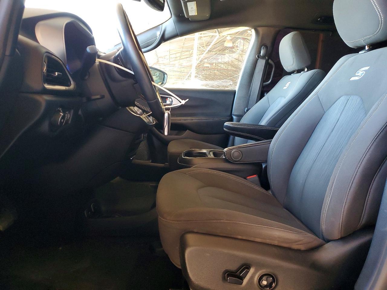 2020 Chrysler Pacifica Touring - Фото 7