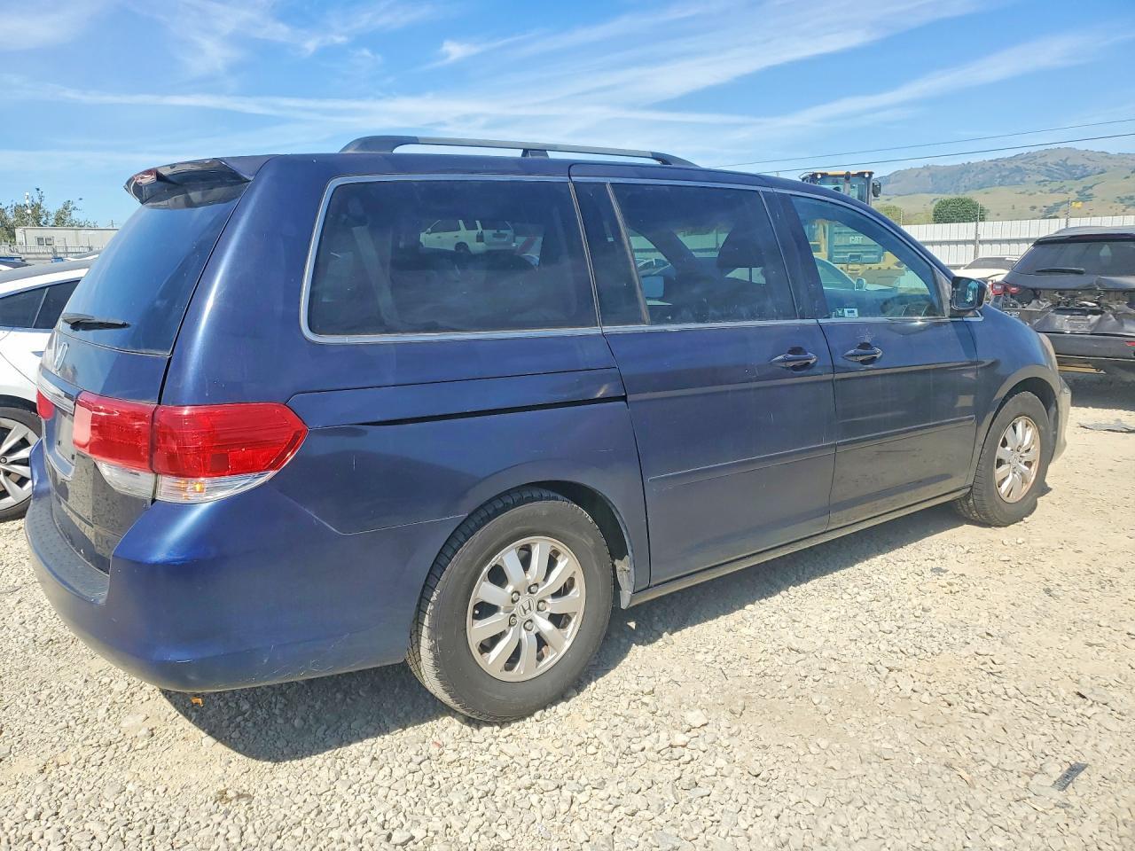 2008 Honda Odyssey - Image 3