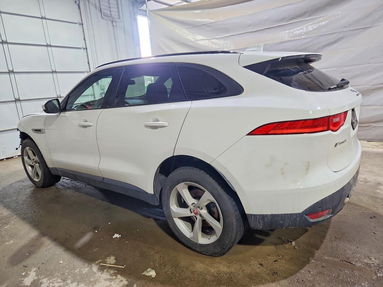 2018 Jaguar F-Pace - Image 2