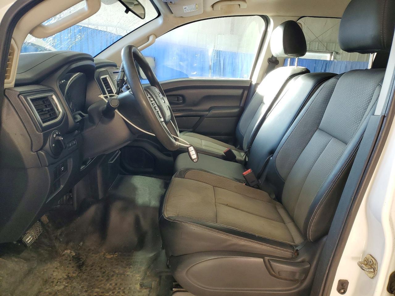 2017 Nissan Titan S - Фото 7