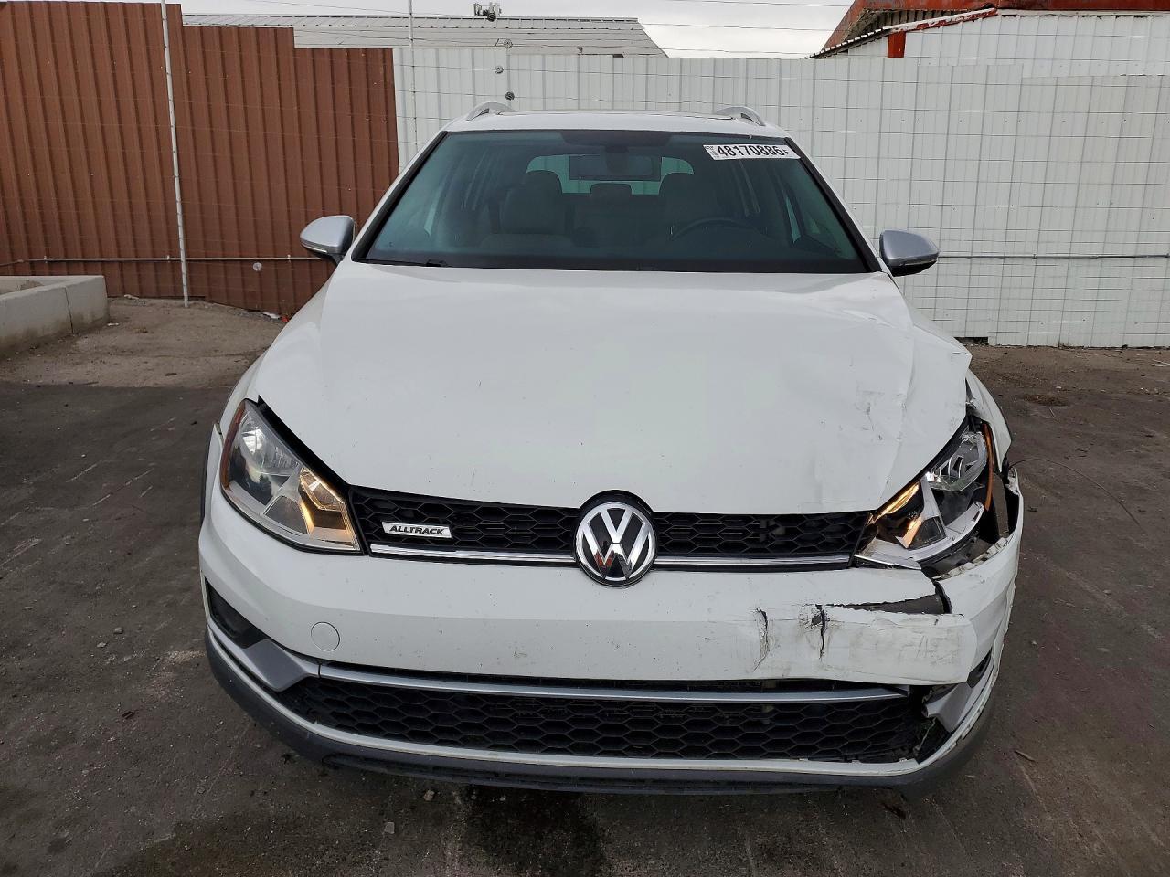 2017 Volkswagen Golf Alltrack S - Image 5